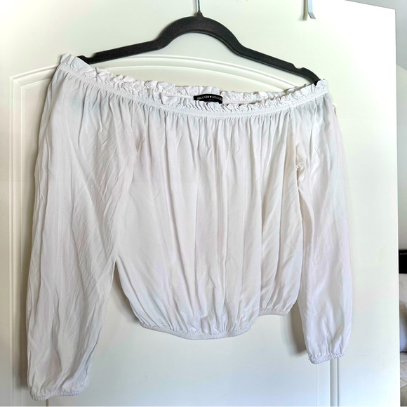 Brandy Melville Off The Shoulder Flowy White Pirate Crop Top Women’s - Picture 1 of 5